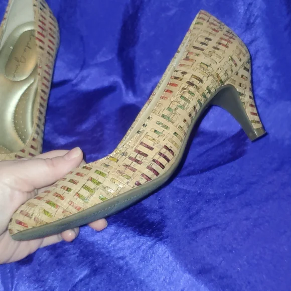 Amelia Grace cork 2" heels pumps 6.5 - Picture 5 of 9